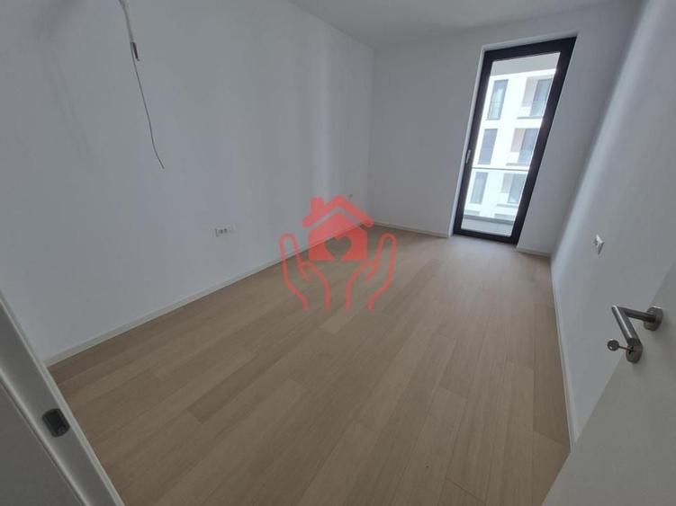 Apartament cu 4 camere decomandat în Băneasa