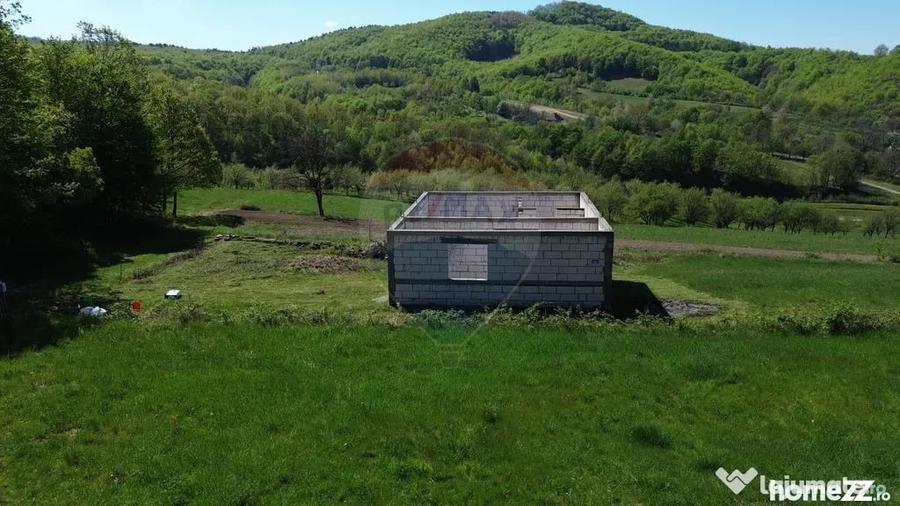Casă cu 3 camere cu Teren 1200 Mp în Coaș