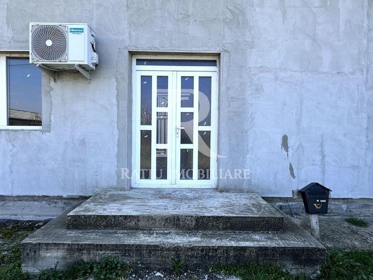 Casă individuală cu 3 camere cu Canalizare în Leș