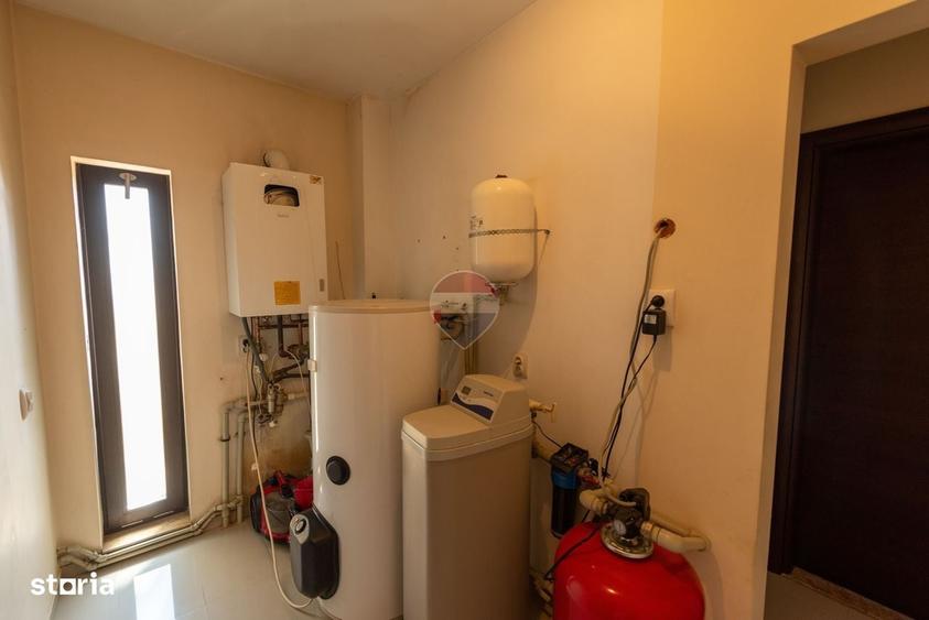 Vila cu piscina, 6 camere, 254mp utili, 815mp teren, com. Berceni - 11
