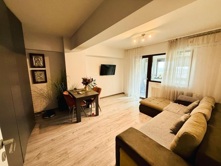 Apartament cu 2 camere semidecomandat, mobilat în Craiovei