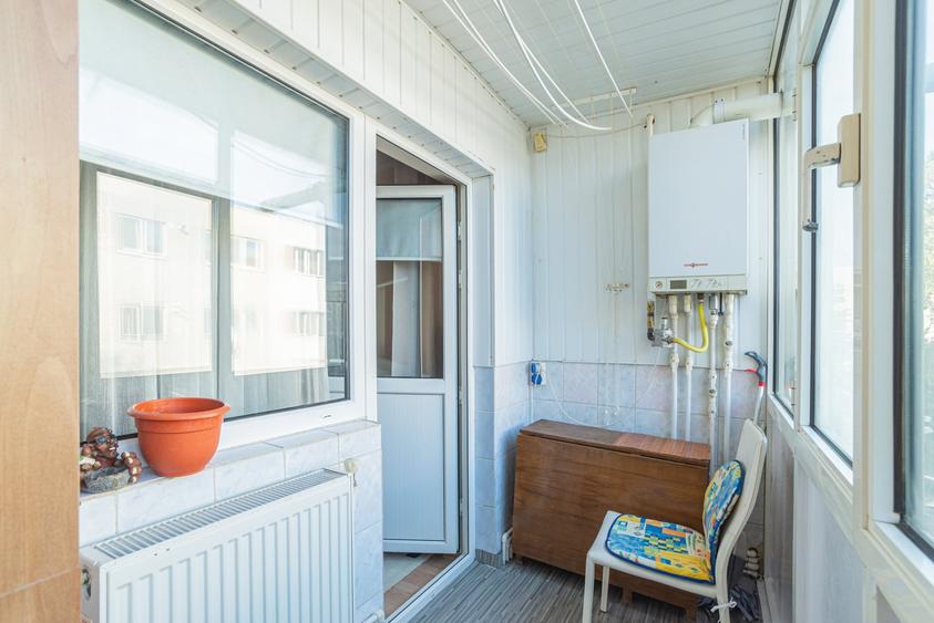 Apartament cu 3 camere decomandat, mobilat în Balada