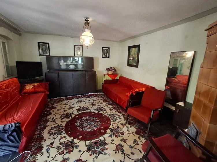 Casă cu 4 camere cu Teren 2360 Mp în Central
