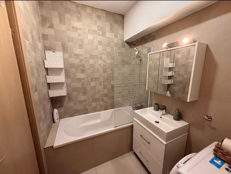 Apartament cu 2 camere decomandat în Politehnica