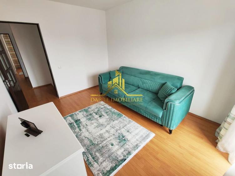 Apartament cu 3 camere semidecomandat, mobilat în Florești