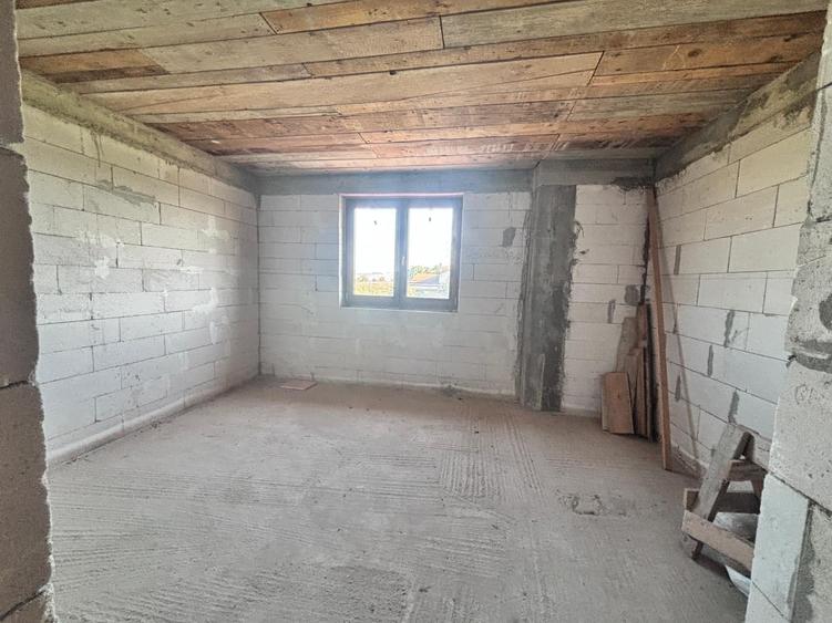 Casă individuală cu 4 camere cu Teren 301 Mp în Micești