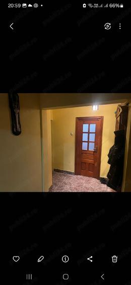 Apartament cu 3 camere decomandat în