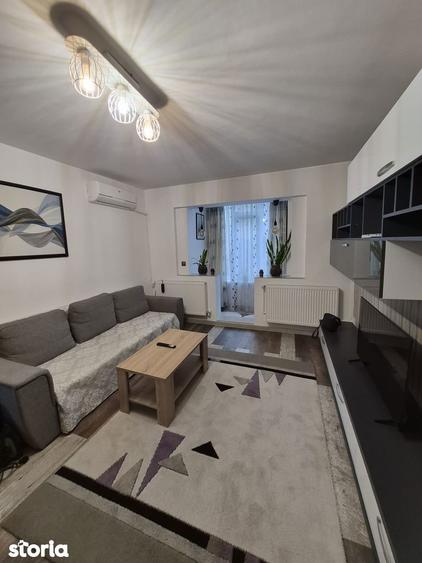 Apartament cu 2 camere semidecomandat în Craiovița Nouă