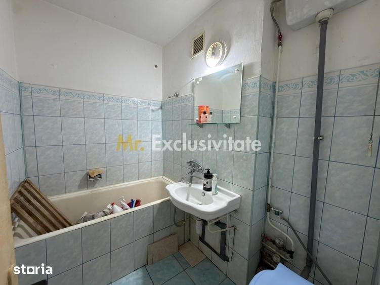 Apartament cu 3 camere decomandat în Calea București