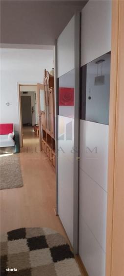 Apartament cu 3 camere semidecomandat în Dâmbovița