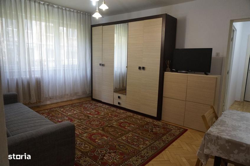 Apartament cu 3 camere semidecomandat în Exterior Vest