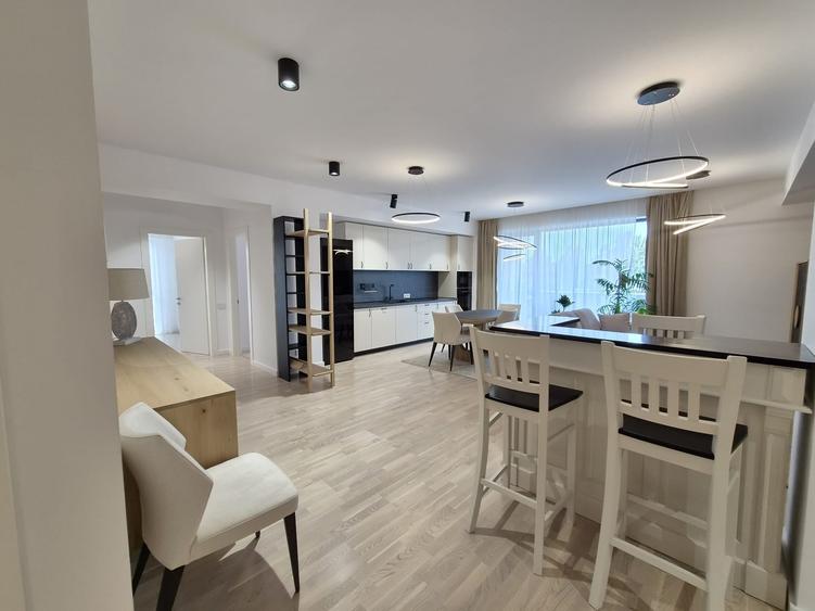 Apartament cu 4 camere decomandat în Iancu Nicolae