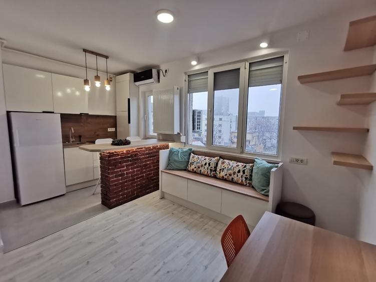 Garsonieră decomandată în Complex Studențesc
