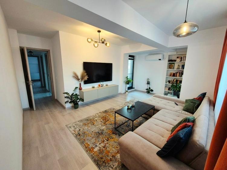 Apartament cu 3 camere decomandat, mobilat în Central