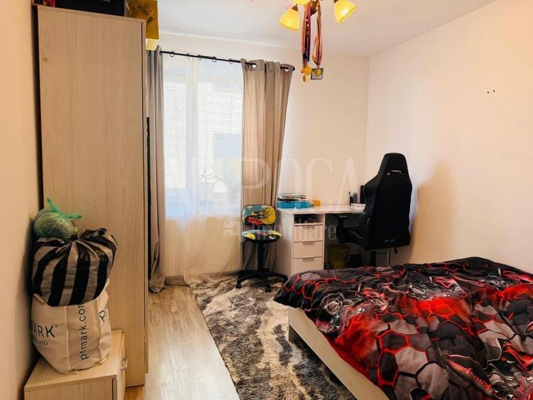 Apartament cu 3 camere semidecomandat în Florești