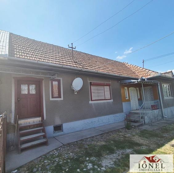 Casă individuală cu 3 camere cu Teren 1167 Mp în Dumitra