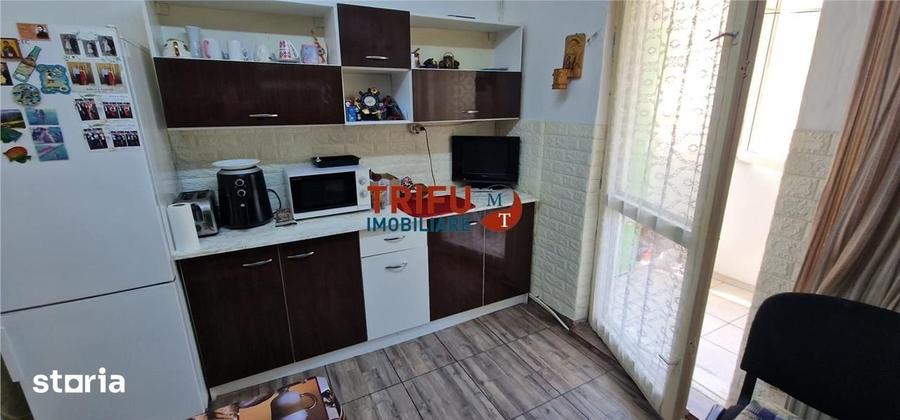 Apartament cu 3 camere decomandat în Cetate