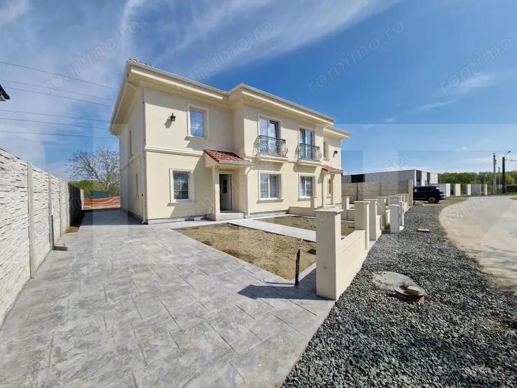 Casă cu Teren 220 Mp în Giarmata