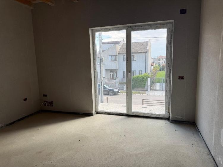 Duplex cu 3 camere cu Canalizare în Dumbrăvița