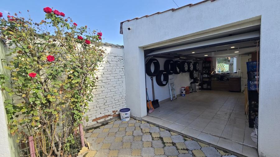 Casă cu 5 camere cu Canalizare în Chitila