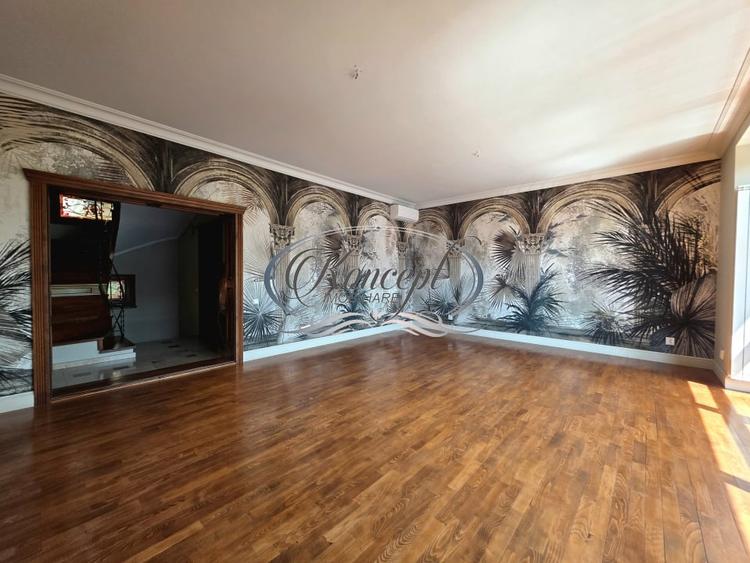 Casă individuală cu 9 camere cu Canalizare în Gruia