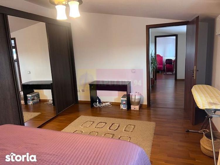 Apartament cu 3 camere, mobilat în Central