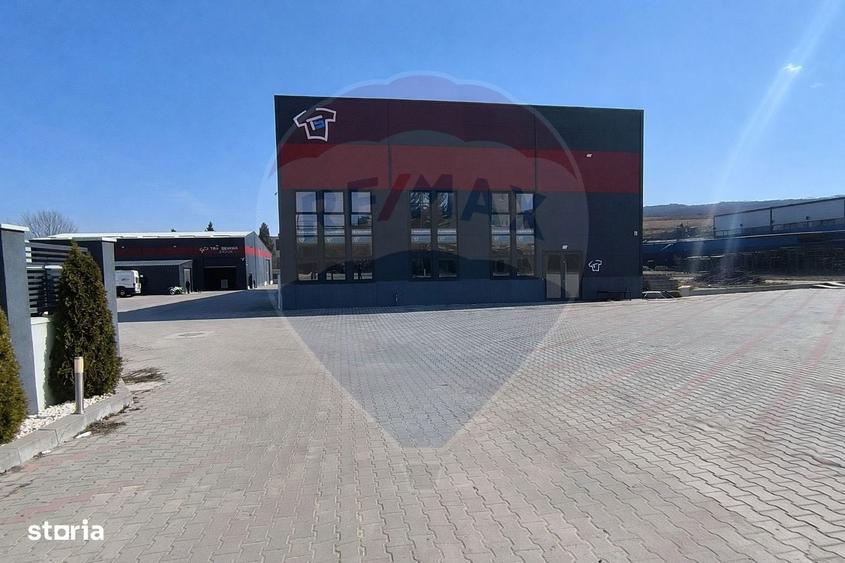 Spațiu comercial, de 350 mp, în Baciu