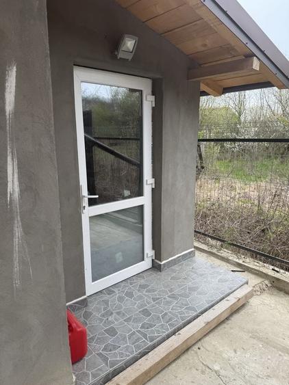 Casă cu 3 camere în Podenii Noi