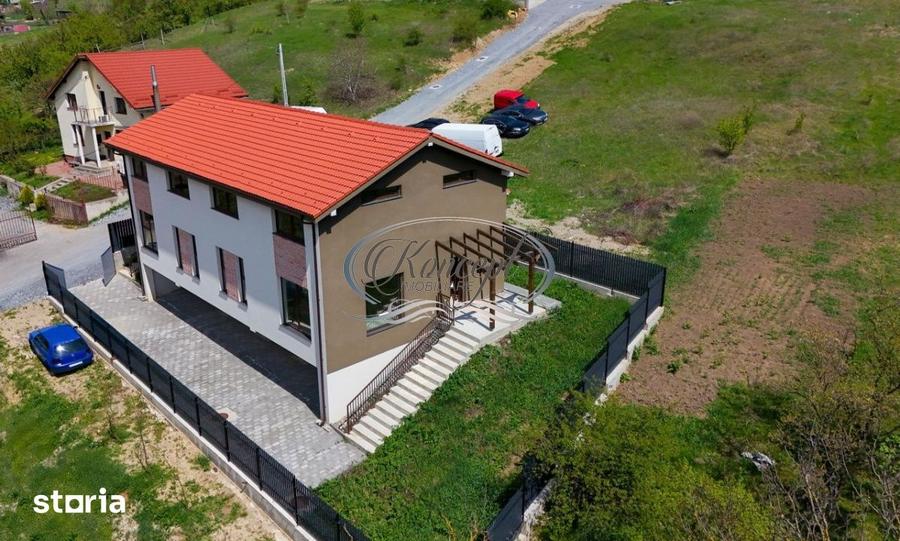 Casă cu 4 camere cu Canalizare în Iris