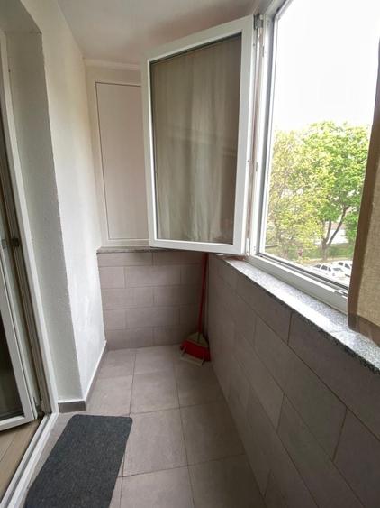 Apartament cu 2 camere decomandat în Micro 15