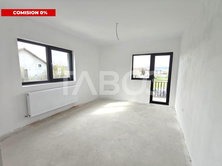 Apartament cu 3 camere decomandat în Periferie