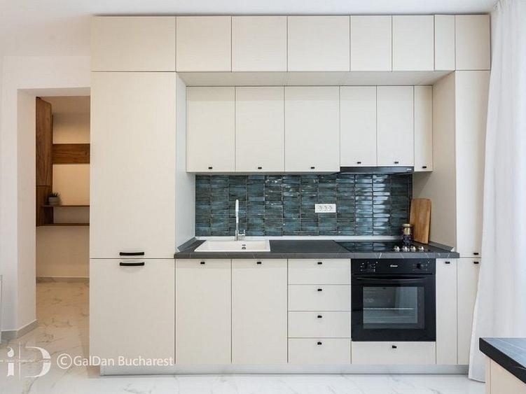 Apartament cu 3 camere semidecomandat, mobilat în Universitate