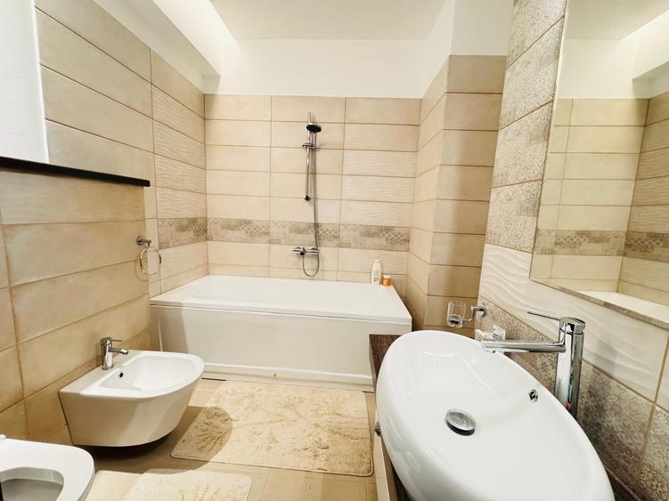 Apartament cu 3 camere decomandat în Furnica
