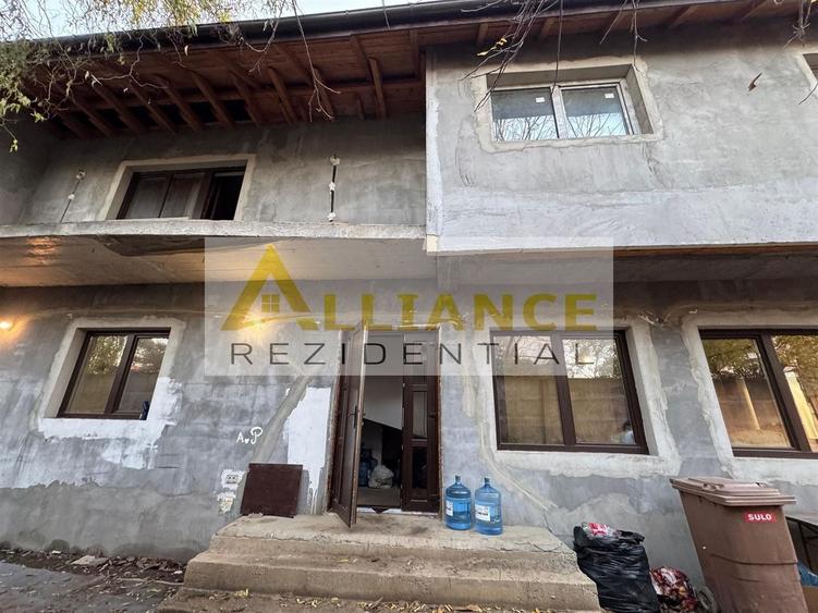 Casă individuală cu 7 camere cu Canalizare în Jilava