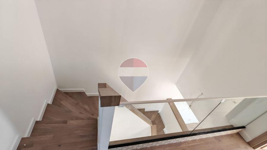 Duplex cu 4 camere cu Teren 250 Mp în Odăi