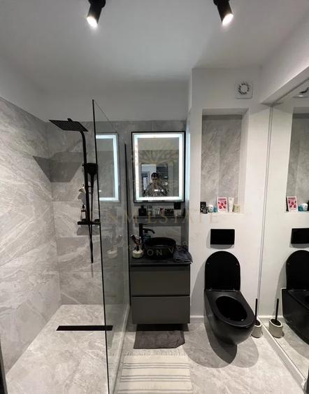 Apartament cu 2 camere semidecomandat, mobilat în Calea Călărașilor