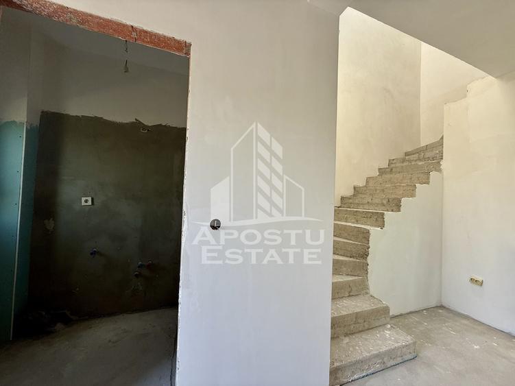Casă cu 5 camere cu Canalizare în Plopi