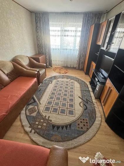 Apartament cu 3 camere semidecomandat în George Enescu