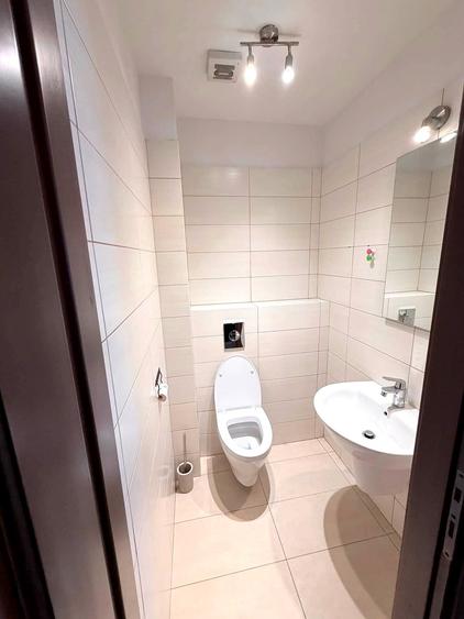 Apartament cu 2 camere semidecomandat, mobilat în Romană
