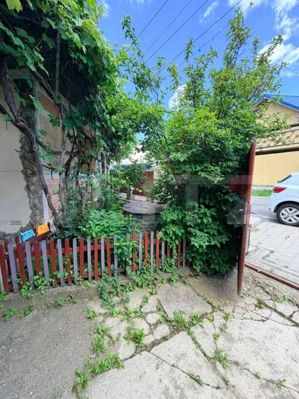 Casă cu 4 camere cu Teren 893 Mp în Șercăița