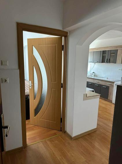 Apartament cu 2 camere decomandat în Energiei