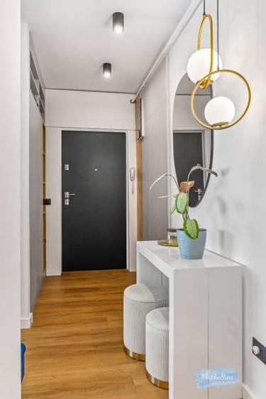 Apartament cu 4 camere decomandat în Băneasa