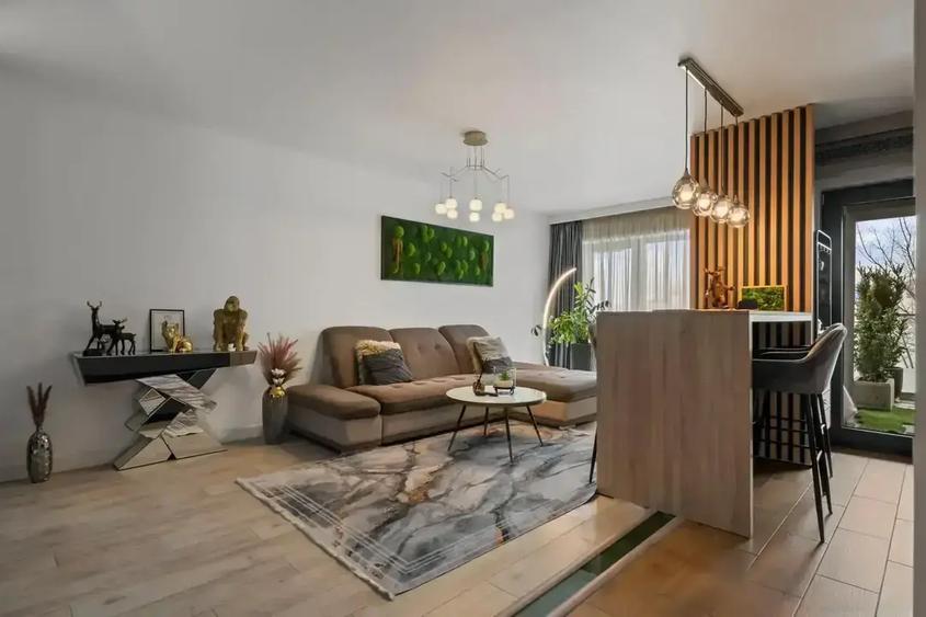 Apartament cu 3 camere decomandat, mobilat în P-ta Presei Libere
