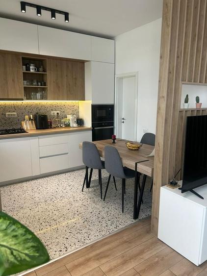 Duplex cu 4 camere cu Canalizare în Est