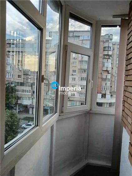 Apartament cu 3 camere decomandat în Gară