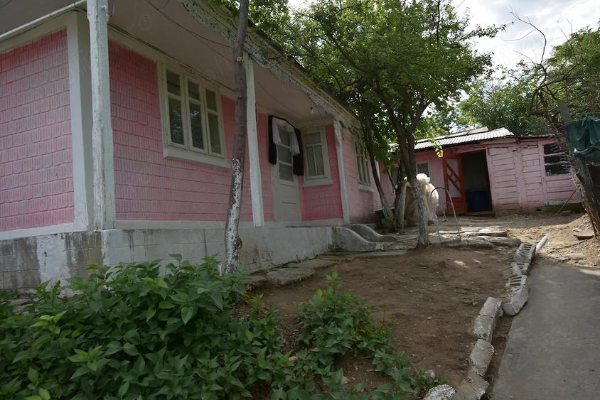 Casă cu Teren 1750 Mp în Costache Negri