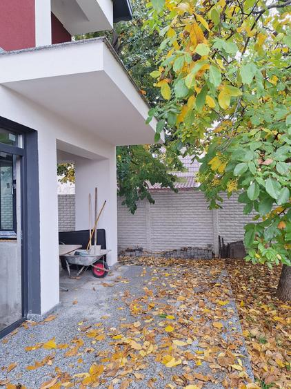 Duplex cu 5 camere cu Canalizare în Chitila