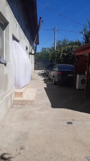 Casă cu 5 camere cu Teren 1000 Mp în Nana