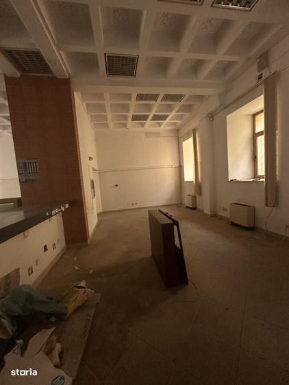 Spațiu comercial, de 1,741 mp, în Central