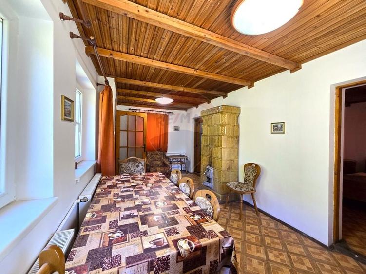 Casă individuală cu 5 camere cu Teren 500 Mp în Moieciu de Sus
